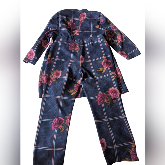 Two Piece Floral Plaid Suit - Picture 2 of 9